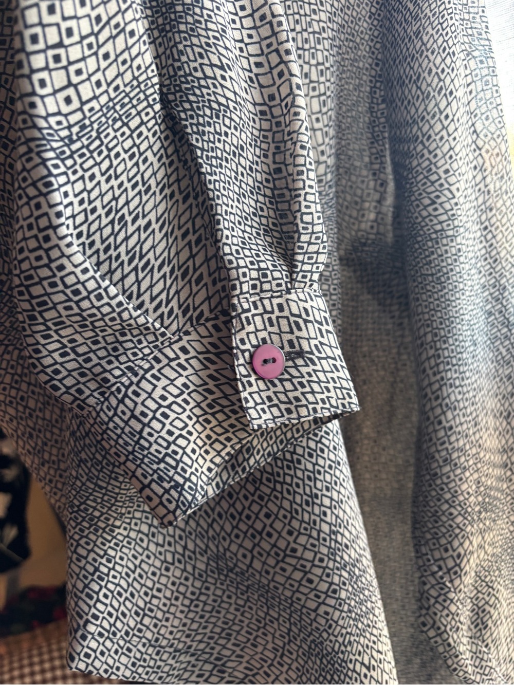 Vintage Wavy Geometric Diamond Pattern Button-Down Blouse | Women’s 20 Plus, XXL - Picture 5 of 16